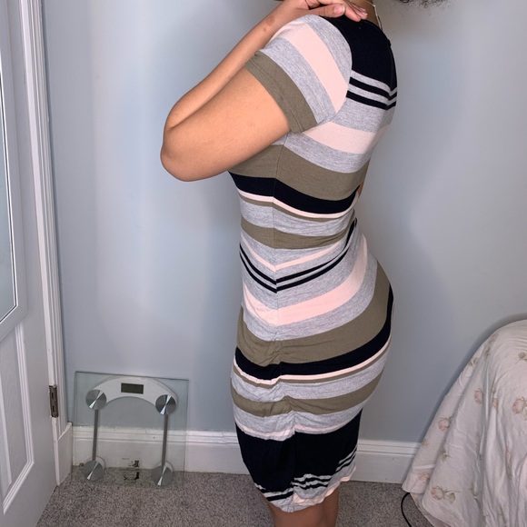 Dress With a Split ✨ - Picture 3 of 5